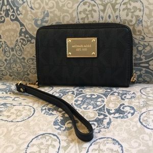 Michael Kors Wristlet